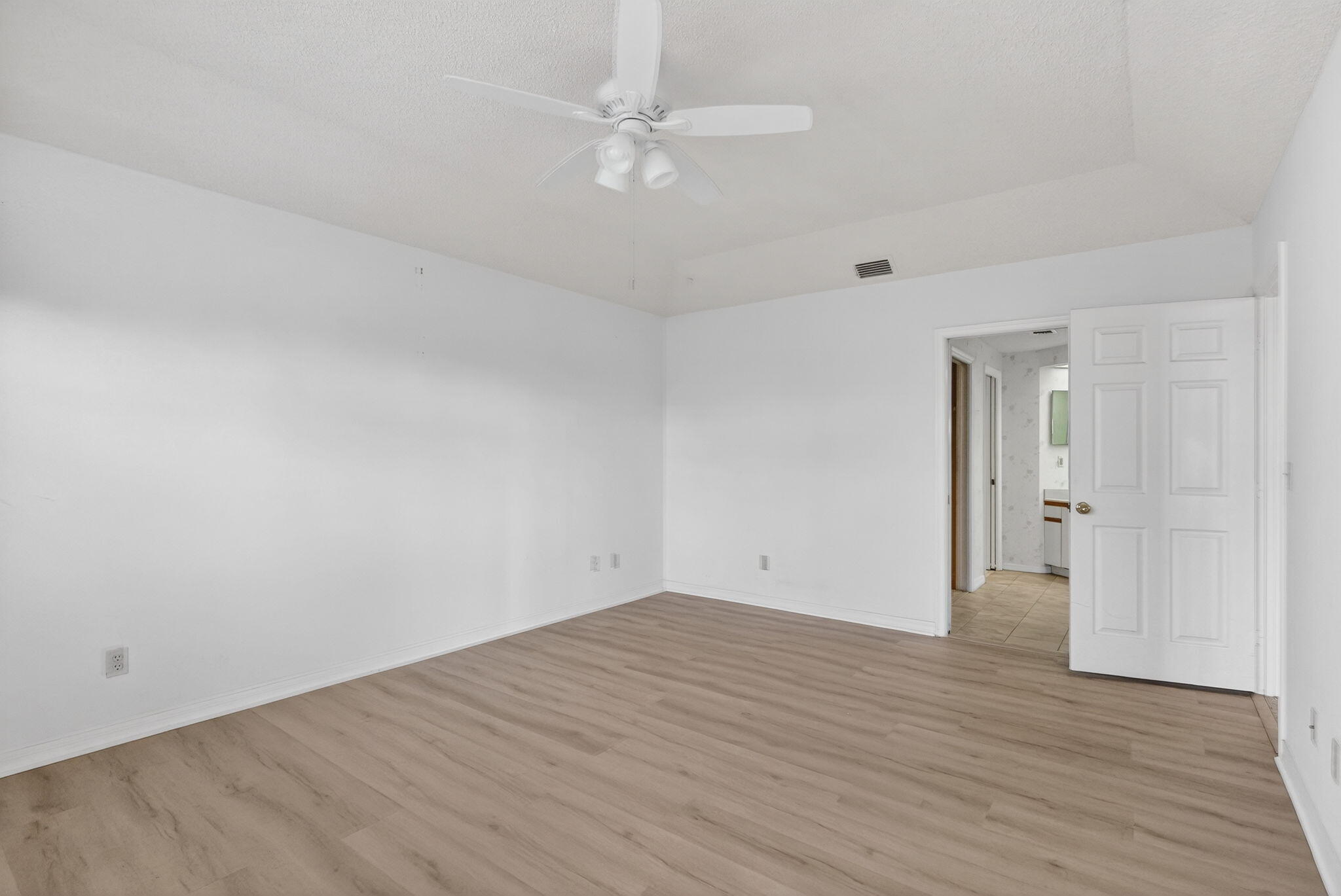 6101 Southeast Landing Way, Unit 5 Stuart, FL 34997 - Photo 15 of 40 18-web-or-mls-7R7A1693