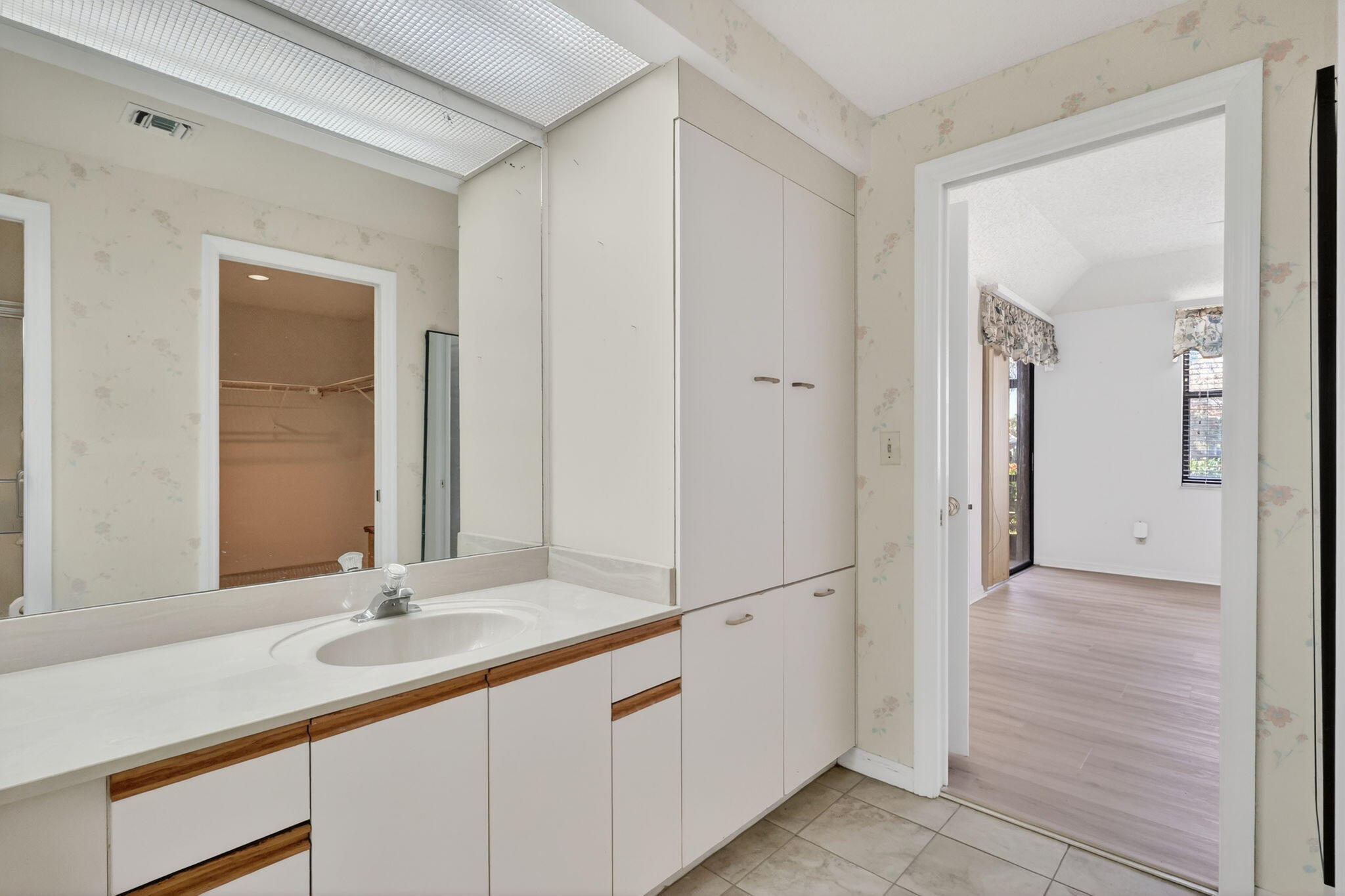 6101 Southeast Landing Way, Unit 5 Stuart, FL 34997 - Photo 18 of 40 23-web-or-mls-7R7A1717 (2)