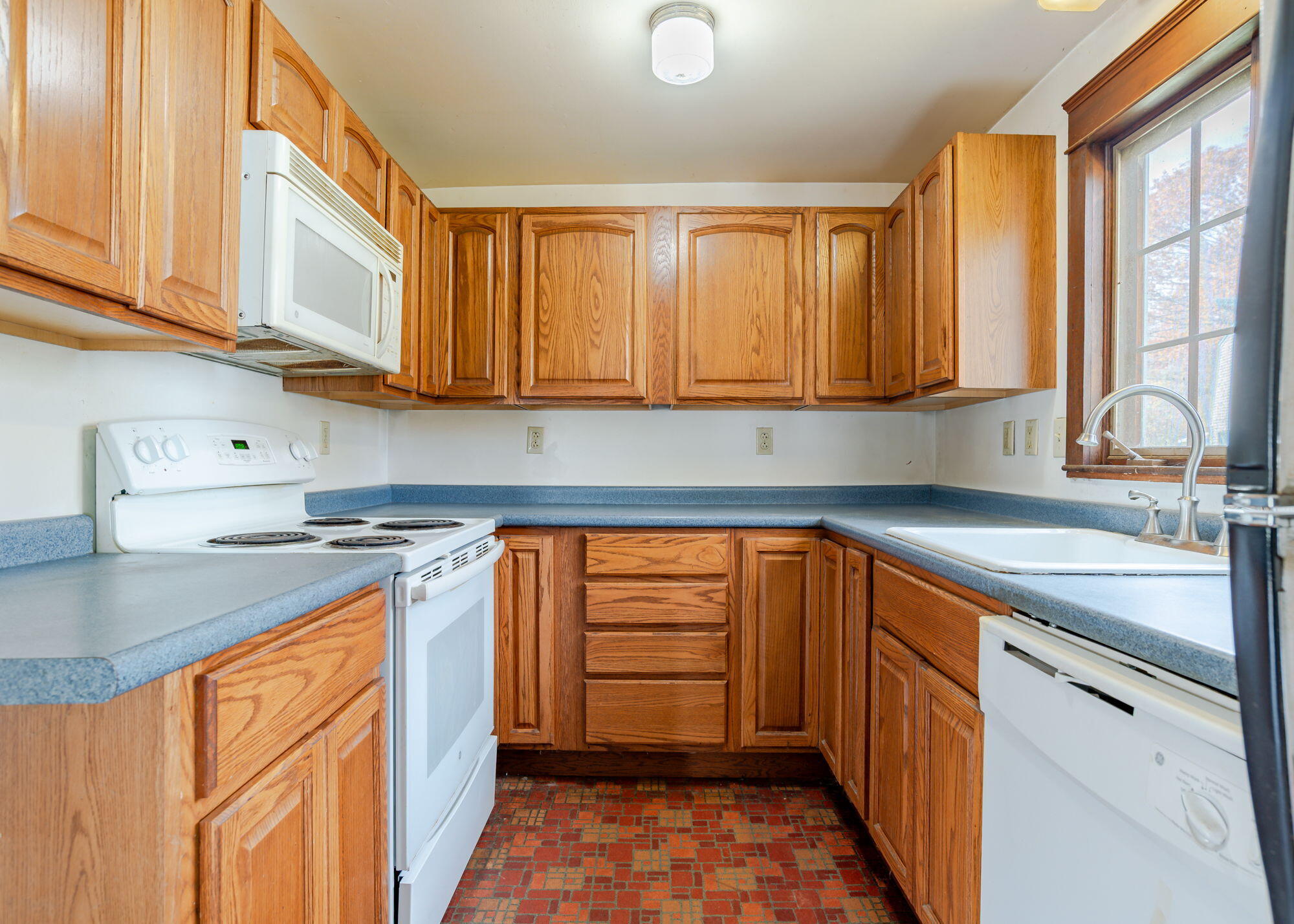 9 Burnham Road Gorham, ME 04038 - Photo 6 of 53 9BurnhamRd-Gorham-06