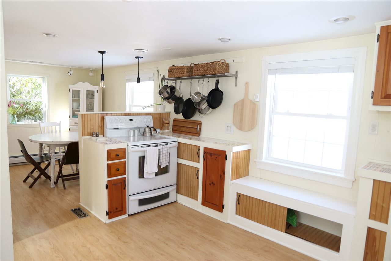 4 Sanborn Road Hampton Falls, NH 03844 - Photo 3 of 33