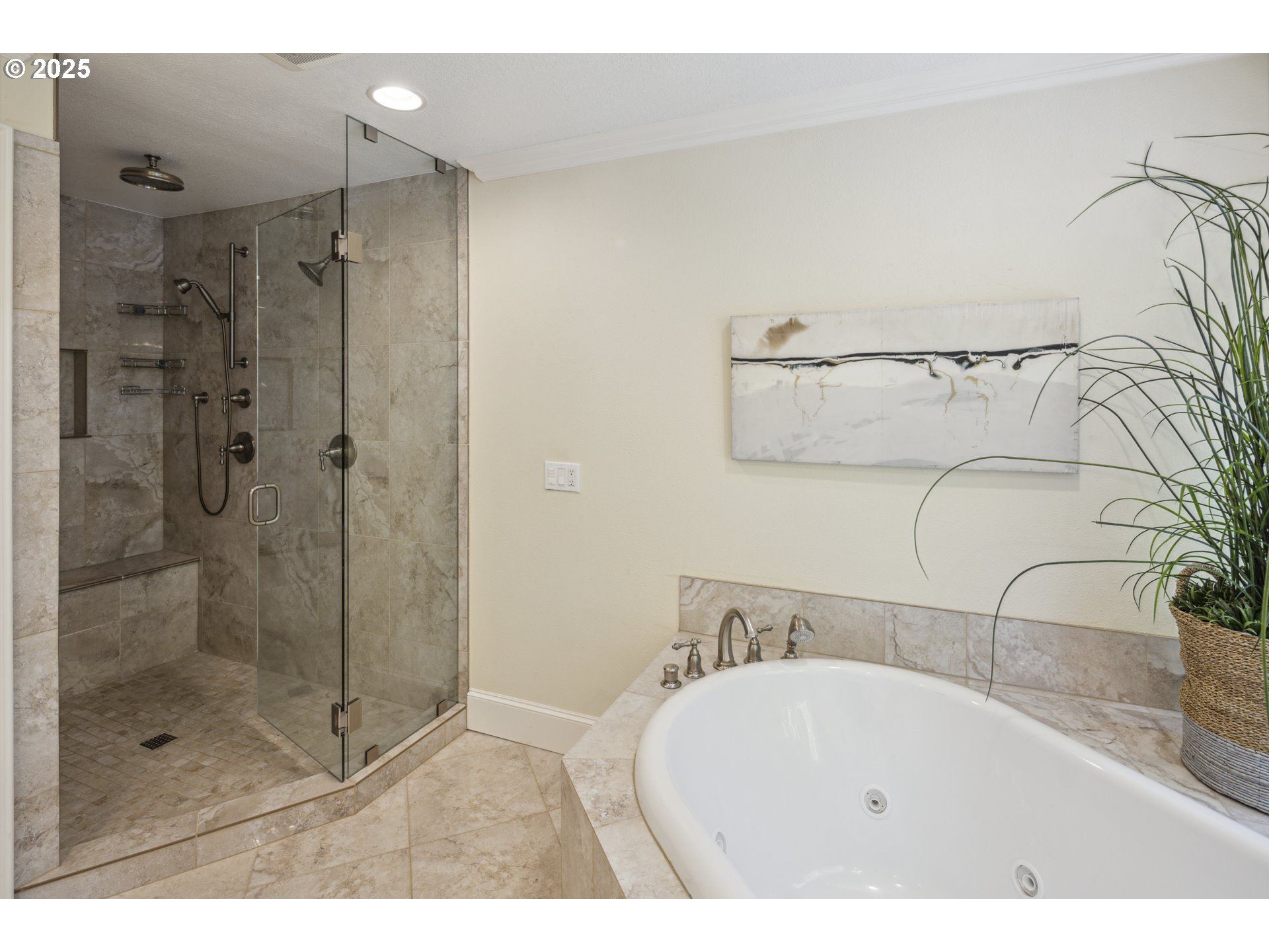 2757 Rivendell Road Lake Oswego, OR 97034 - Photo 29 of 46 Bathroom, Attached