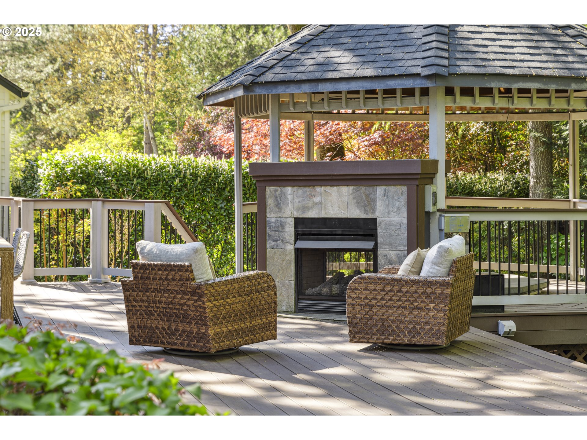 2757 Rivendell Road Lake Oswego, OR 97034 - Photo 39 of 46 Patio