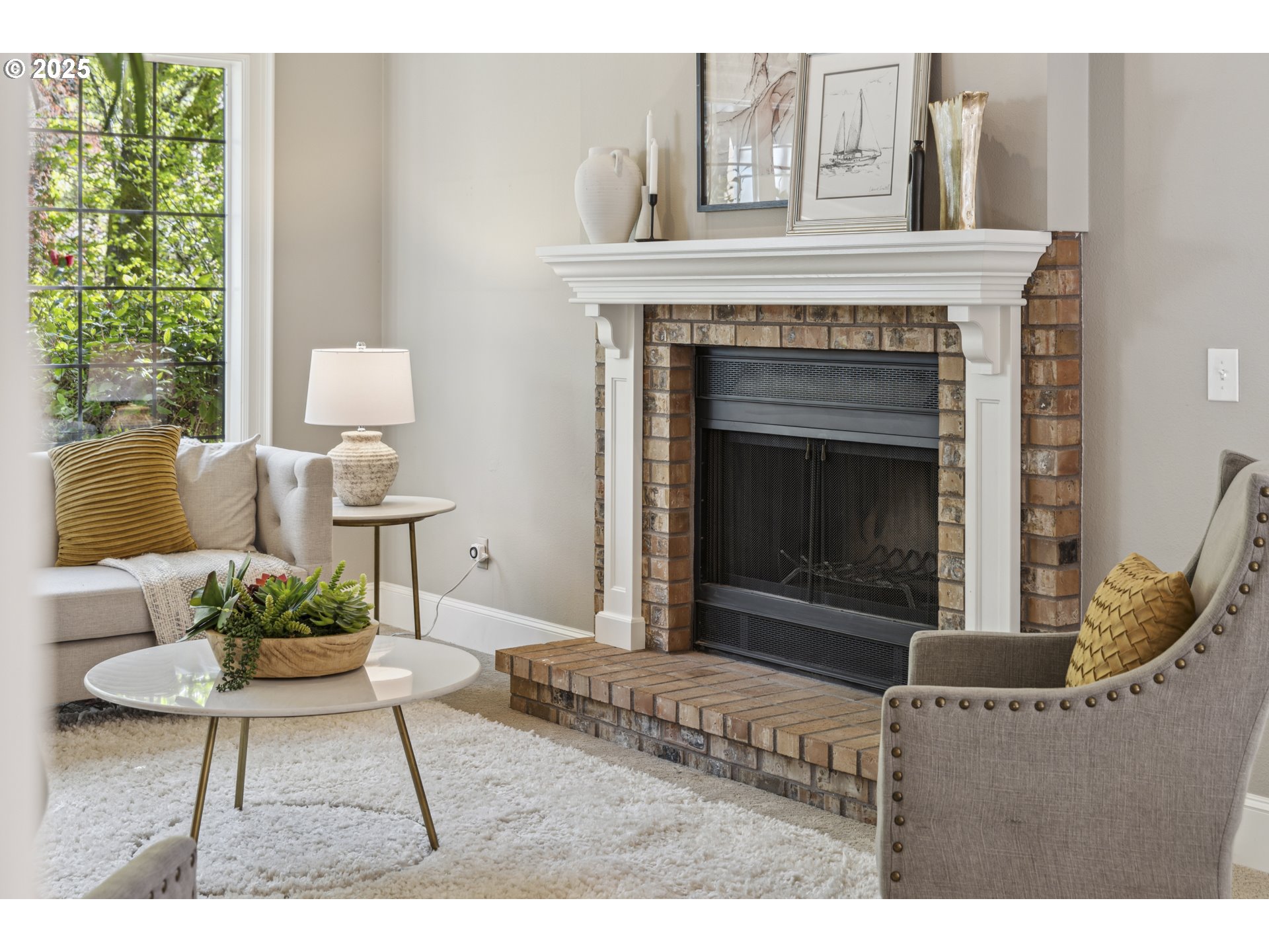 2757 Rivendell Road Lake Oswego, OR 97034 - Photo 8 of 46 Living Room
