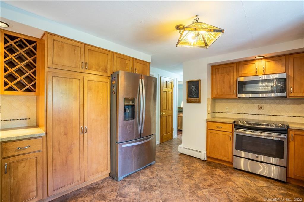39 Winslow Road Cheshire, CT 06410 - Photo 10 of 39