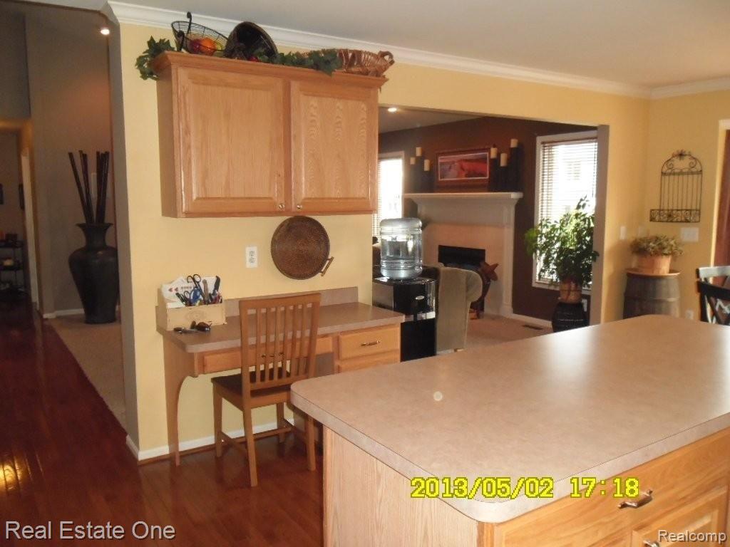 1574 Nadine Rochester, MI 48307 - Photo 7 of 19 Island and desk