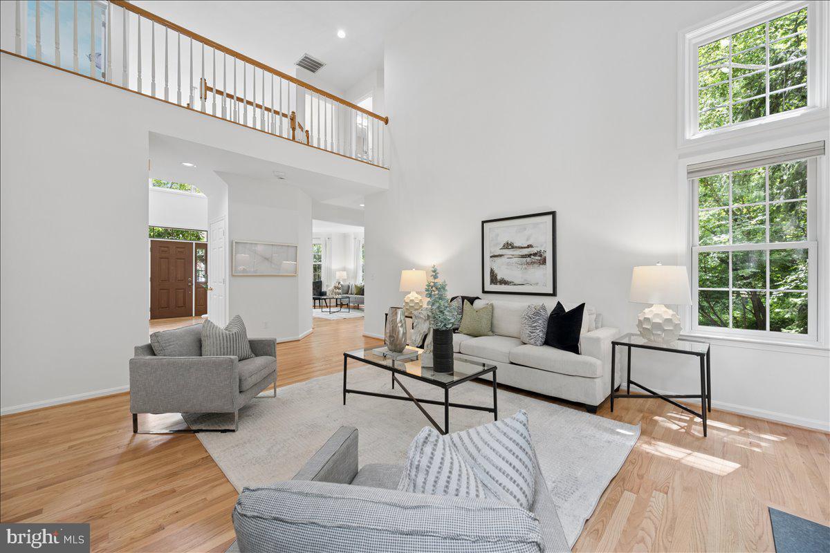 18710 Severn Road Gaithersburg, MD 20879 - Photo 33 of 89 So open and airy!