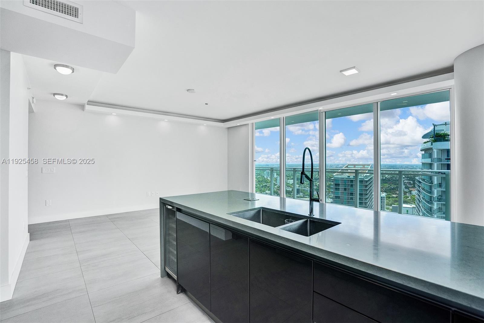 1080 Brickell Avenue, Unit 4109 Miami, FL 33131 - Photo 2 of 23