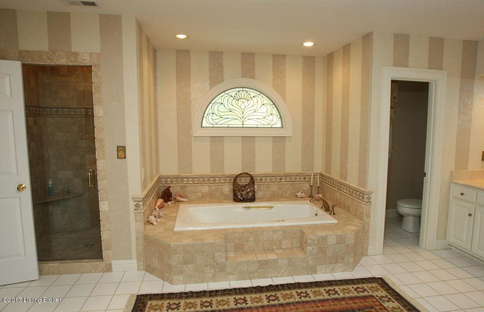 7016 Shallow Lake Road Prospect, KY 40059 - Photo 22 of 36 2M7V9652