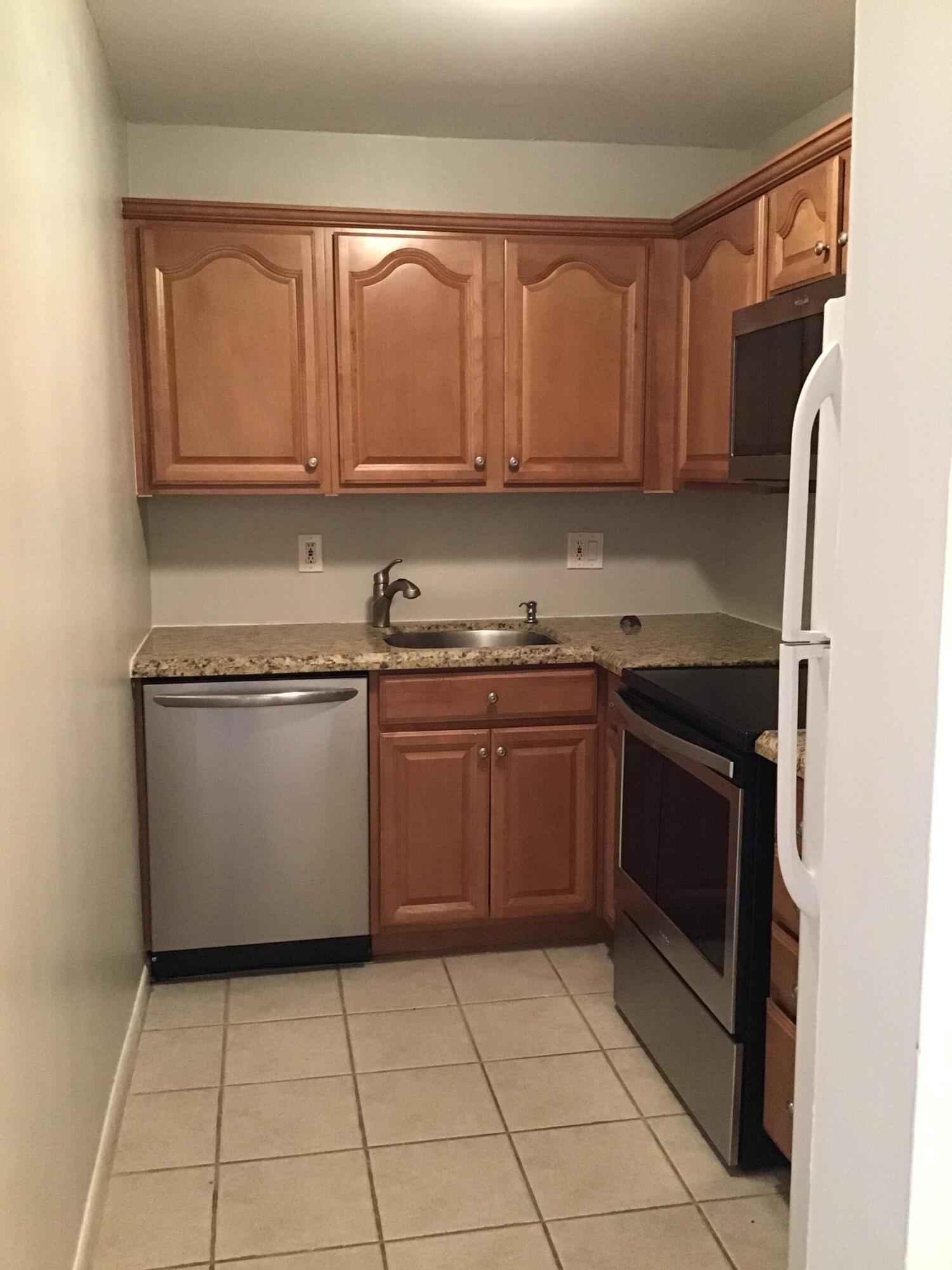 612 Northwest 13th Street, Unit 250 Boca Raton, FL 33486 - Photo 9 of 13 kit