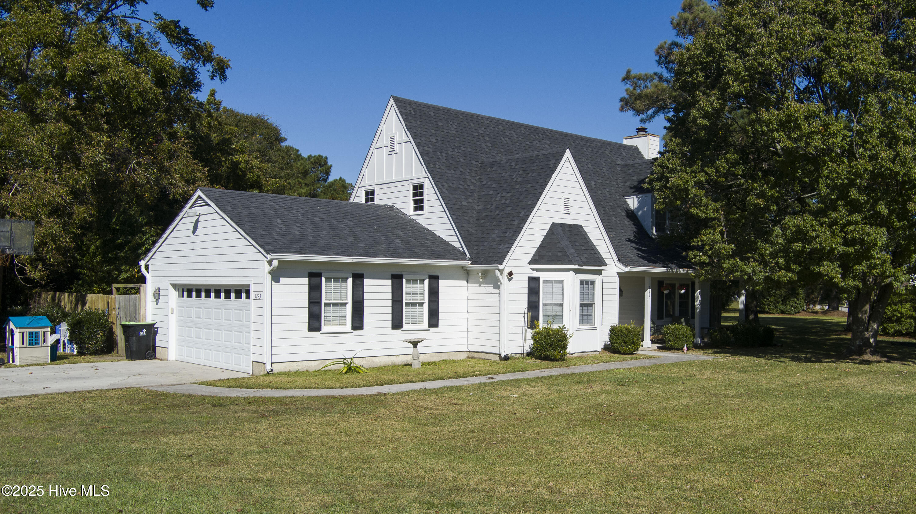 1223 Creek Road Morehead City, NC 28557 - Photo 5 of 63 1223RiverRd-11-5-25-003