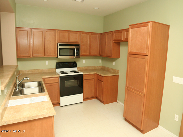 21233 East Treasure Road Red Rock, AZ 85145 - Photo 4 of 26 kitchen