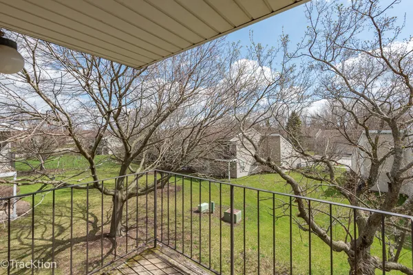 $2,000 | 549 East Shag Bark Lane, Unit E, Streamwood, IL 60107