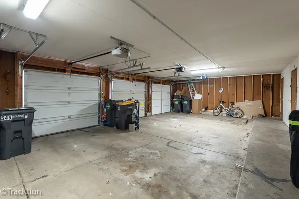 $2,000 | 549 East Shag Bark Lane, Unit E, Streamwood, IL 60107