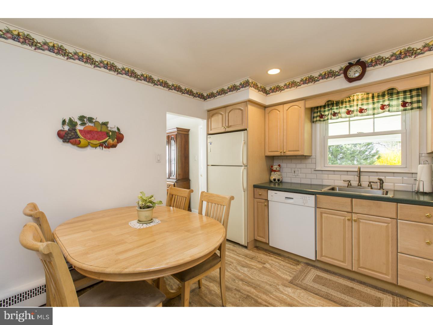 1038 Anna Road Huntingdon Valley, PA 19006 - Photo 7 of 25 Kitchen