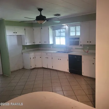 $950 | 304 West Tennis Street, Opelousas, LA 70570