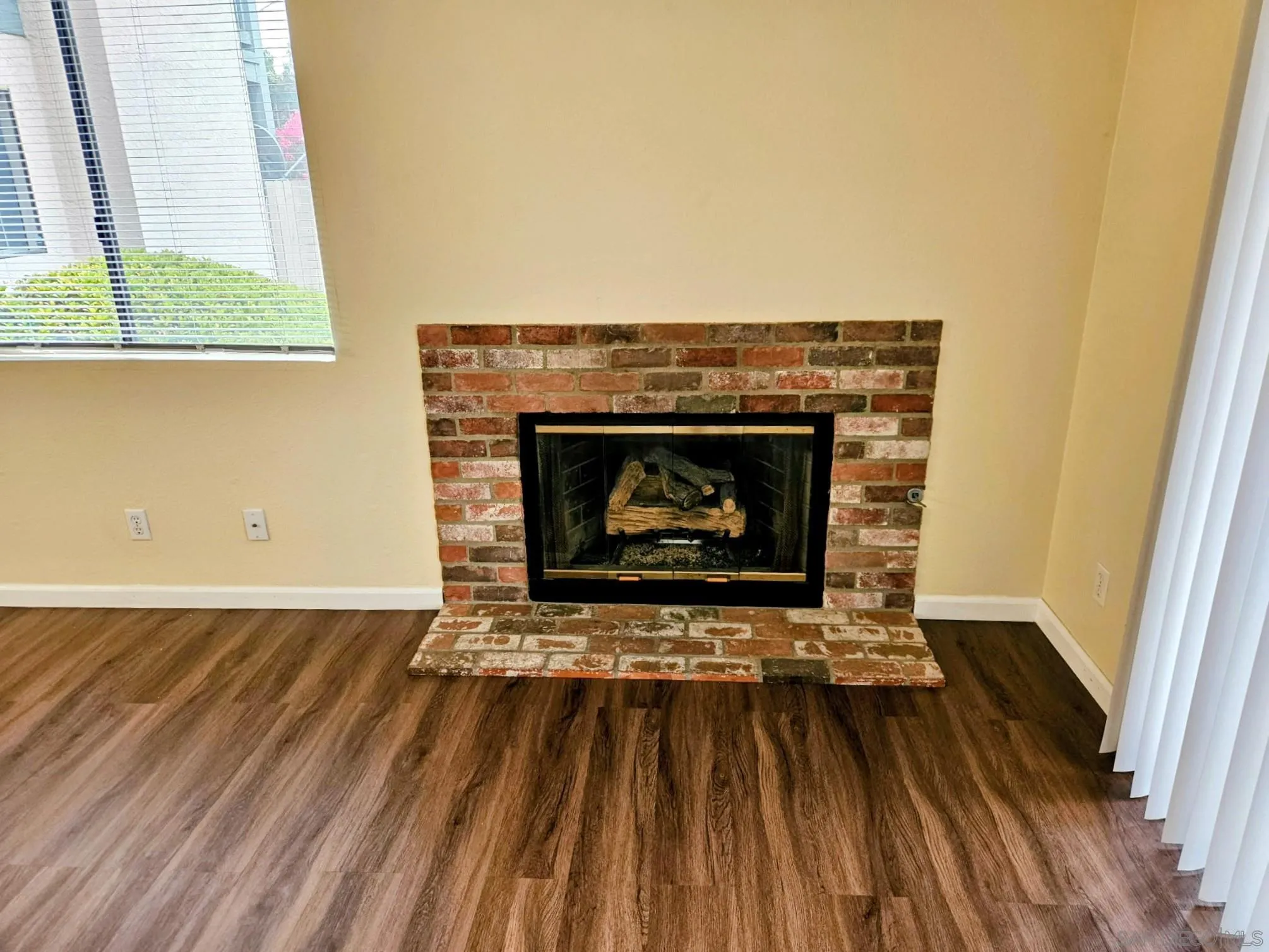 2962 Alanwood Court Spring Valley, CA 91978 - Photo 4 of 39