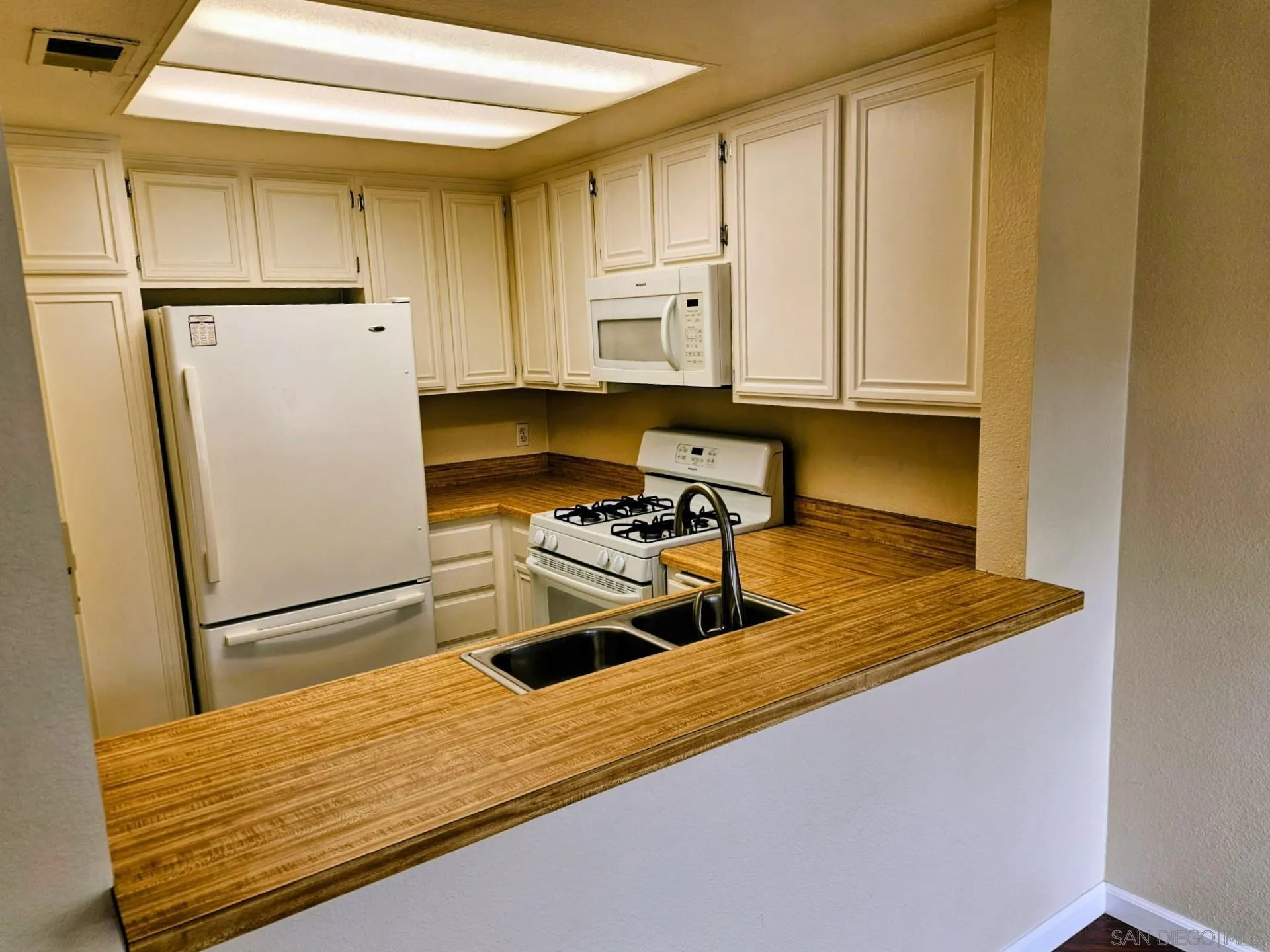 2962 Alanwood Court Spring Valley, CA 91978 - Photo 9 of 39