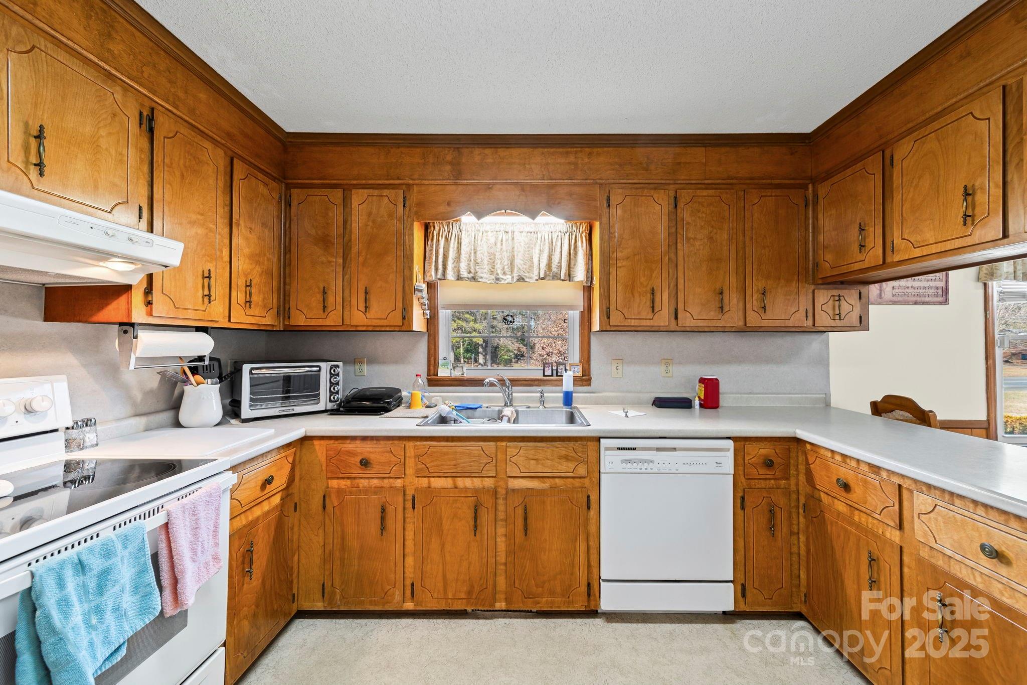 1068 Princeton Road Rock Hill, SC 29730 - Photo 8 of 35 Gallery Image 8