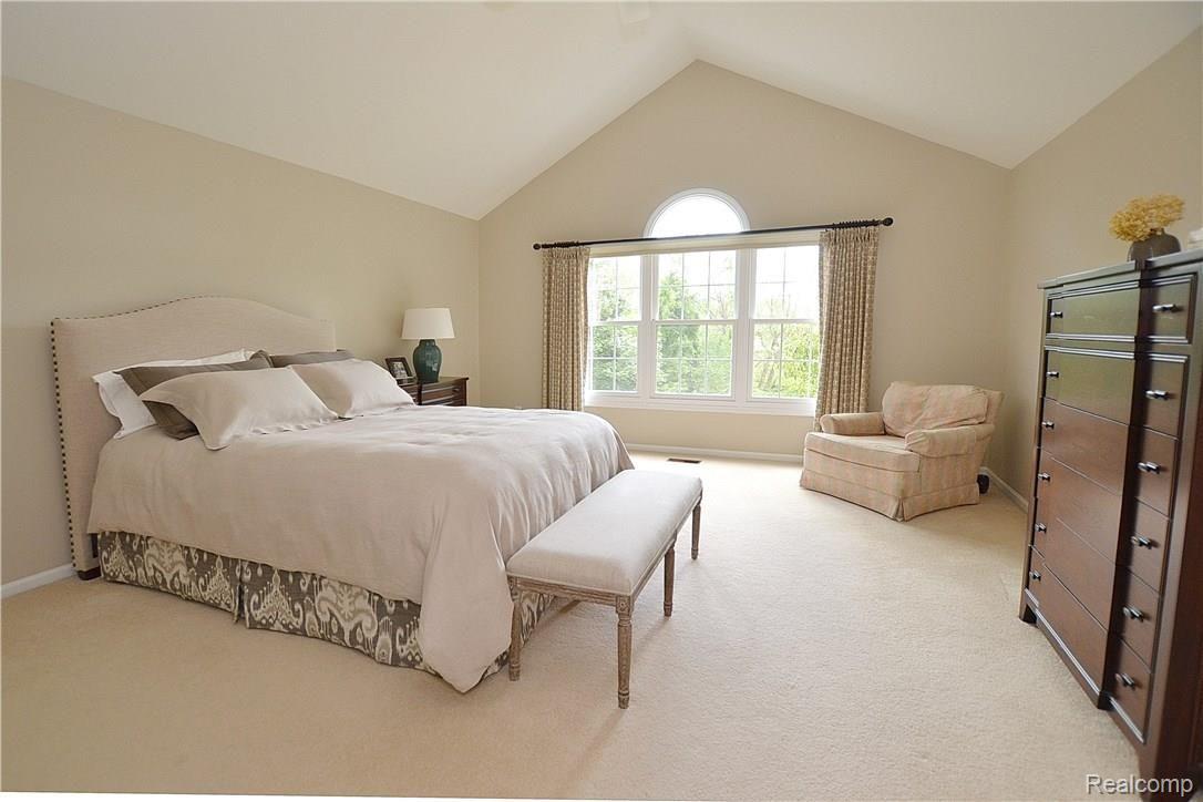 4914 Manchester Court Rochester, MI 48306 - Photo 21 of 35 Master Suite