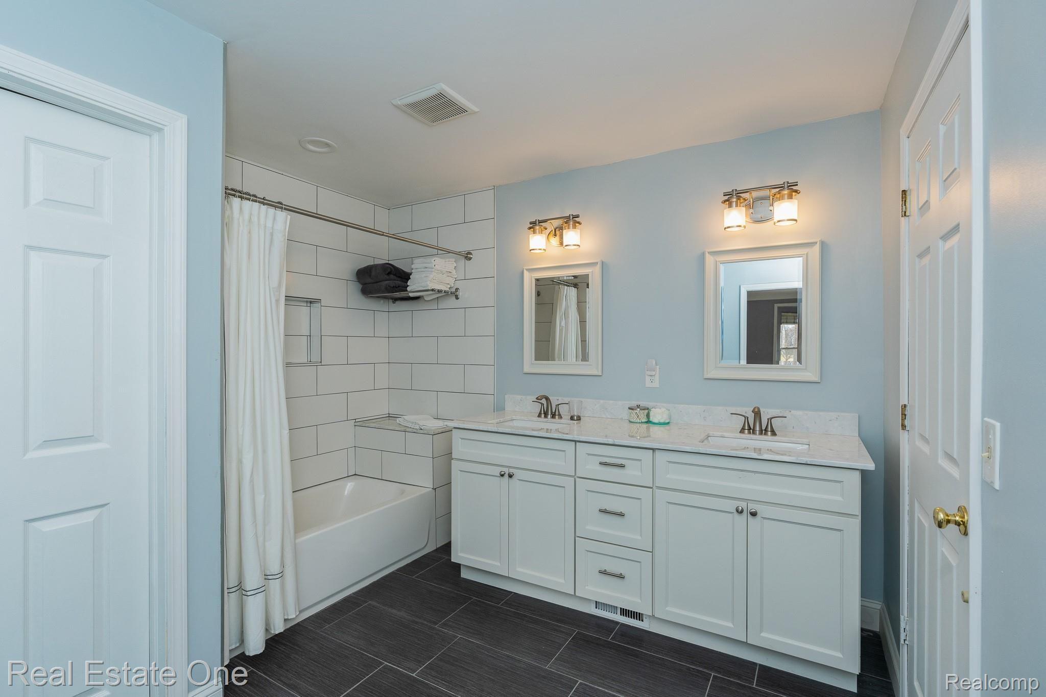 1958 Brookfield Road Rochester, MI 48306 - Photo 23 of 35 Brookfield MLS-W034.jpg
