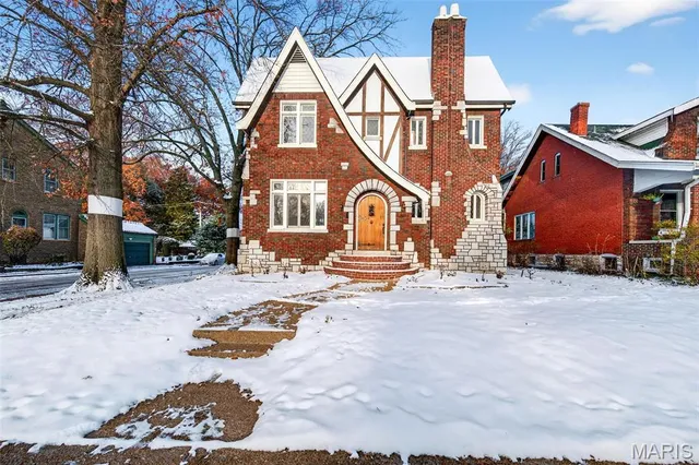 $524,900 | 6623 Leona Street, St. Louis, MO 63116