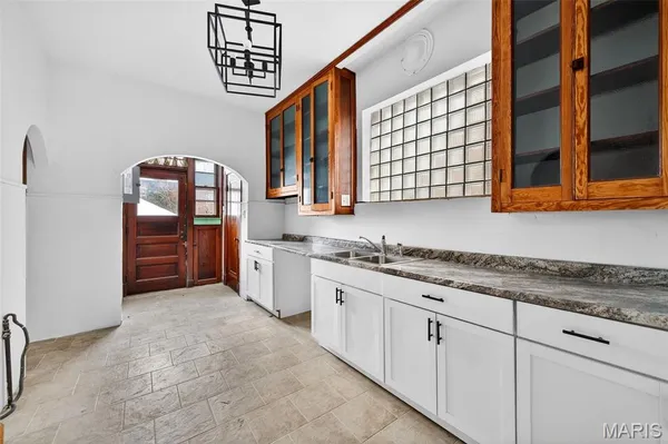 $499,900 | 6623 Leona Street, St. Louis, MO 63116