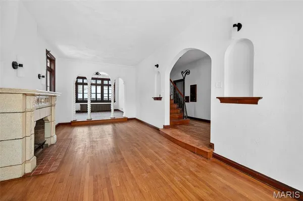 $499,900 | 6623 Leona Street, St. Louis, MO 63116