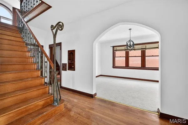 $499,900 | 6623 Leona Street, St. Louis, MO 63116