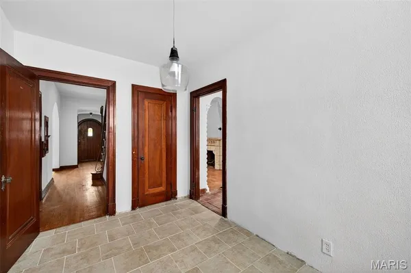 $499,900 | 6623 Leona Street, St. Louis, MO 63116