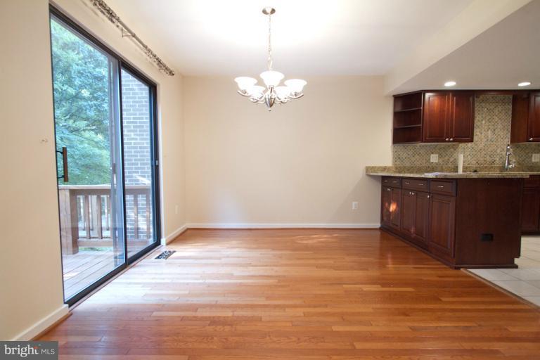 2233 Cedar Cove Court Reston, VA 20191 - Photo 4 of 30 Dining Room