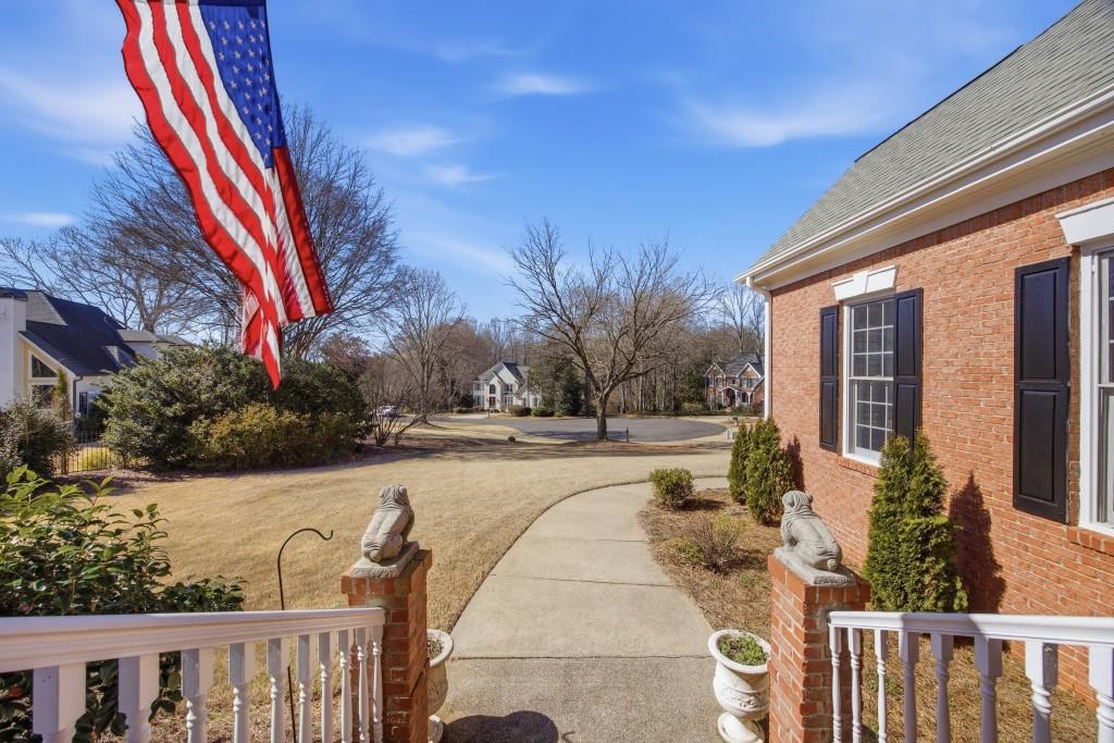 115 North Stone Close Milton, GA 30004 - Photo 4 of 57