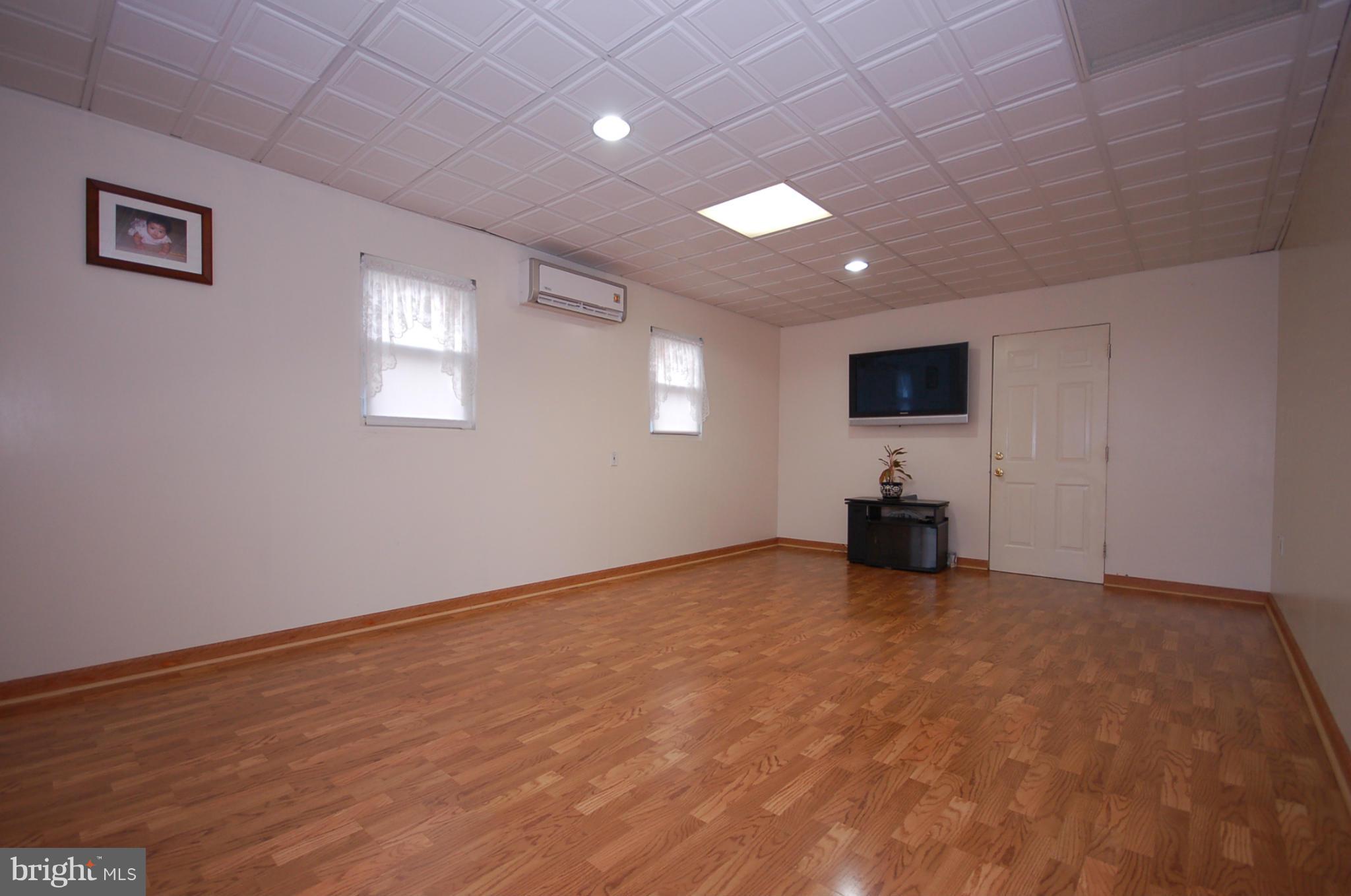 12103 Judson Road Silver Spring, MD 20902 - Photo 4 of 13 Family Room