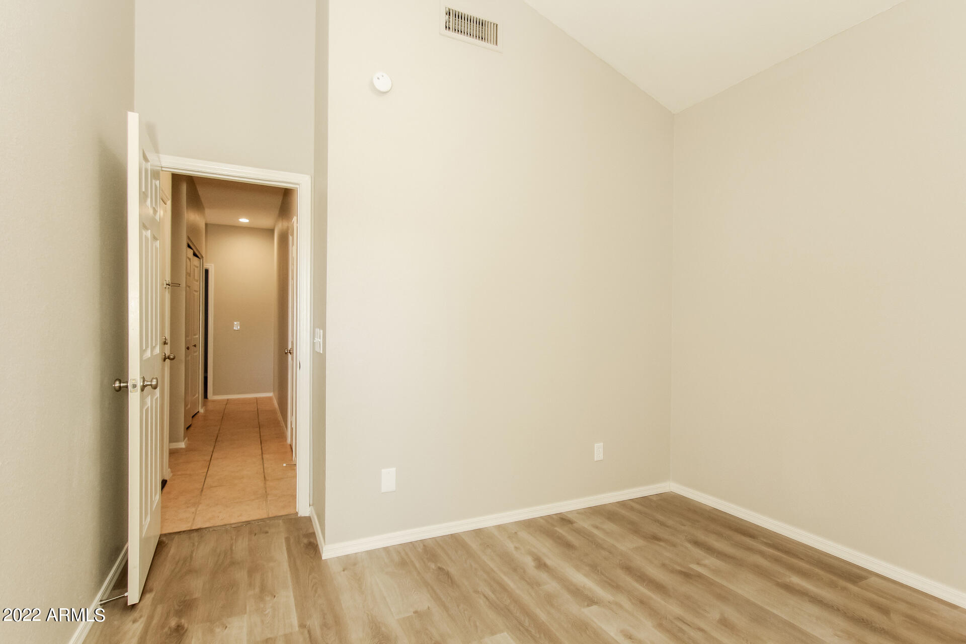 876 North Terrace Road Chandler, AZ 85226 - Photo 4 of 16 011-photo-bedroom-11776099