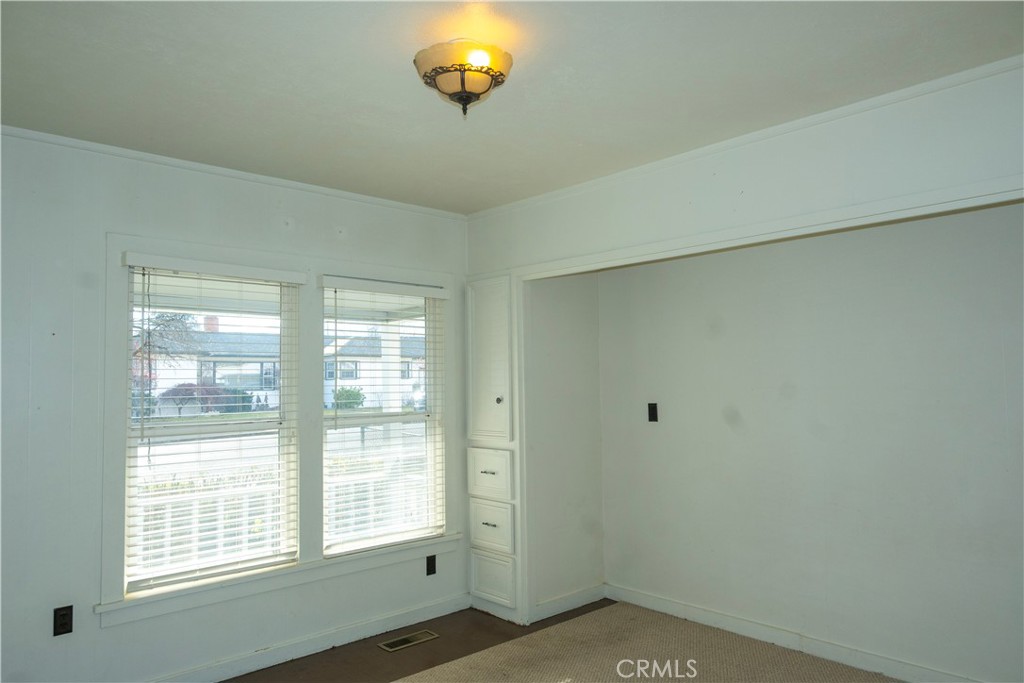 614 Lane Yreka, CA 96097 - Photo 13 of 39 a view of an empty room with a window