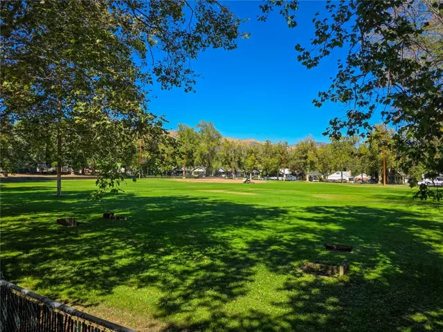 $297,500 | 614 Lane, Yreka, CA 96097