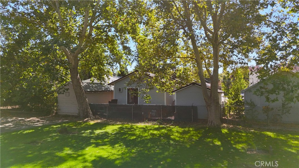 614 Lane Yreka, CA 96097 - Photo 39 of 39 a backyard of a house with lots of green space