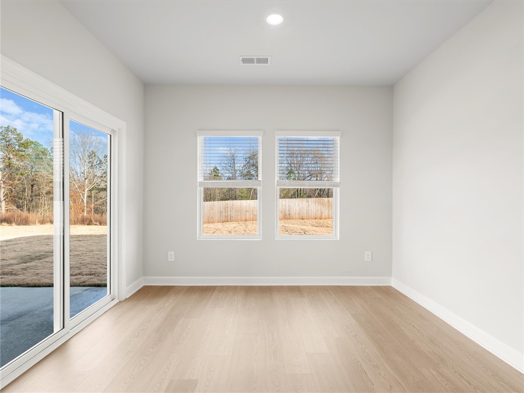 570 Dallington Drive Wellford, SC 29385 - Photo 11 of 32