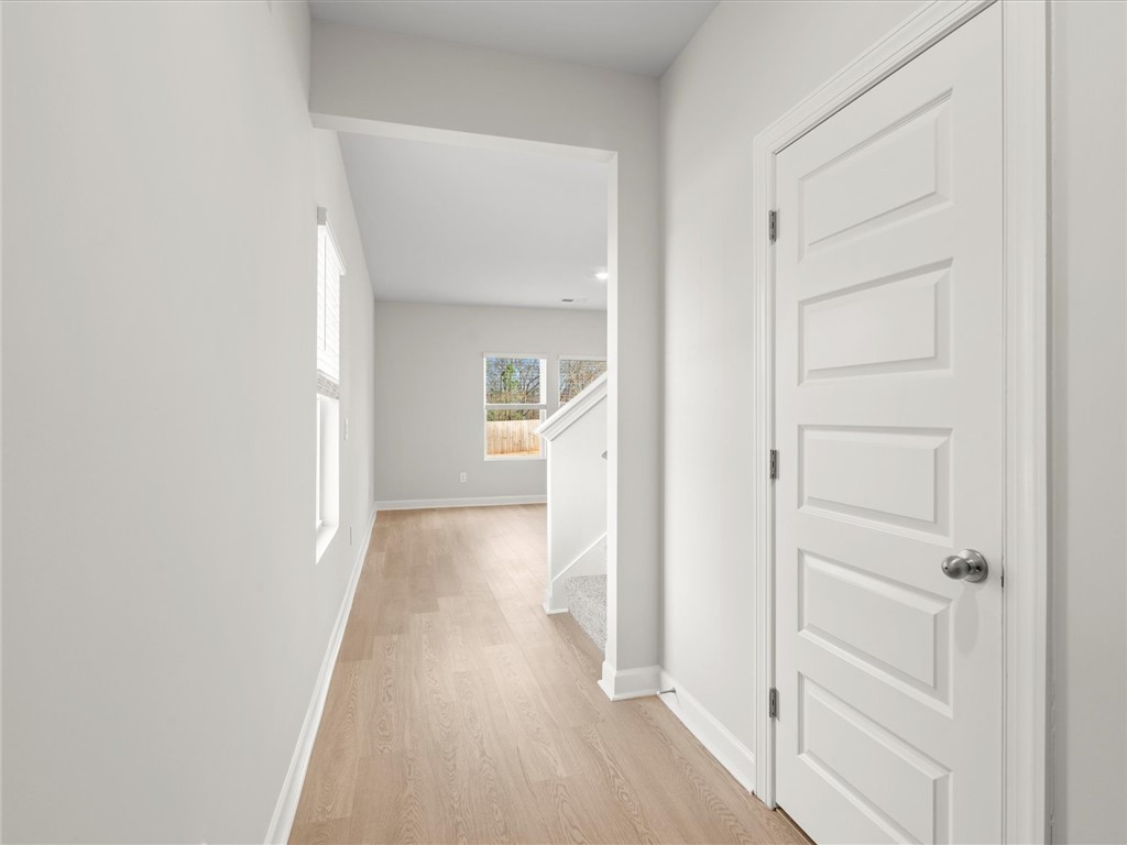 570 Dallington Drive Wellford, SC 29385 - Photo 3 of 32