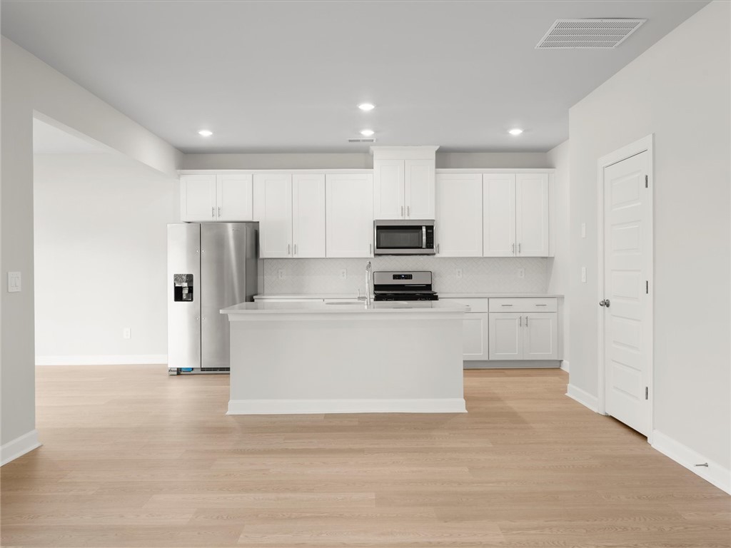 570 Dallington Drive Wellford, SC 29385 - Photo 5 of 32