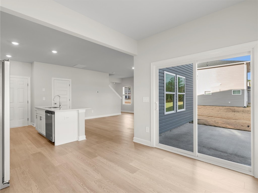 570 Dallington Drive Wellford, SC 29385 - Photo 6 of 32