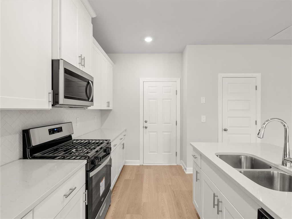 570 Dallington Drive Wellford, SC 29385 - Photo 8 of 32