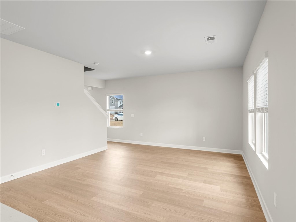 570 Dallington Drive Wellford, SC 29385 - Photo 10 of 32