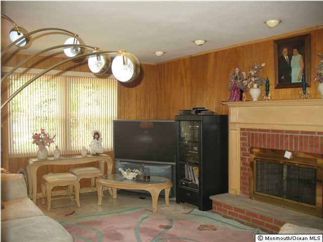 6 Cornwall Road Freehold, NJ 07728 - Photo 8 of 10 Additional Photo