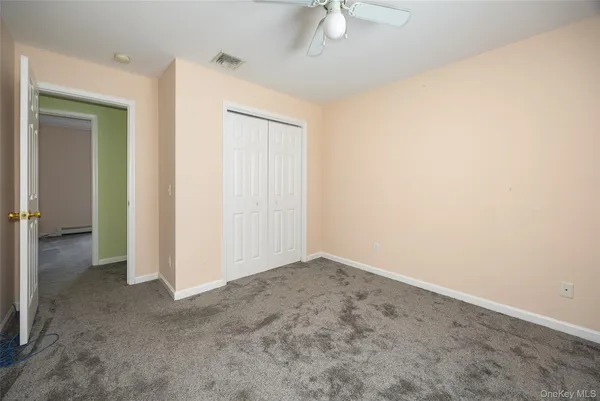 an empty room with a empty space