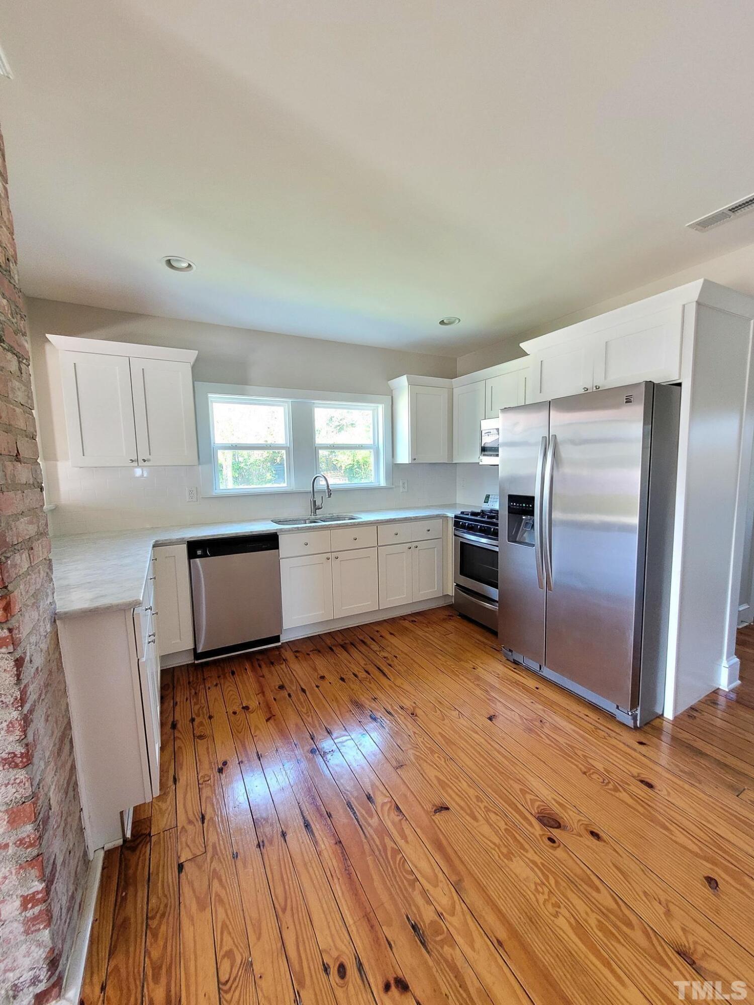 321 Bledsoe Avenue Raleigh, NC 27601 - Photo 8 of 32 Photo #8