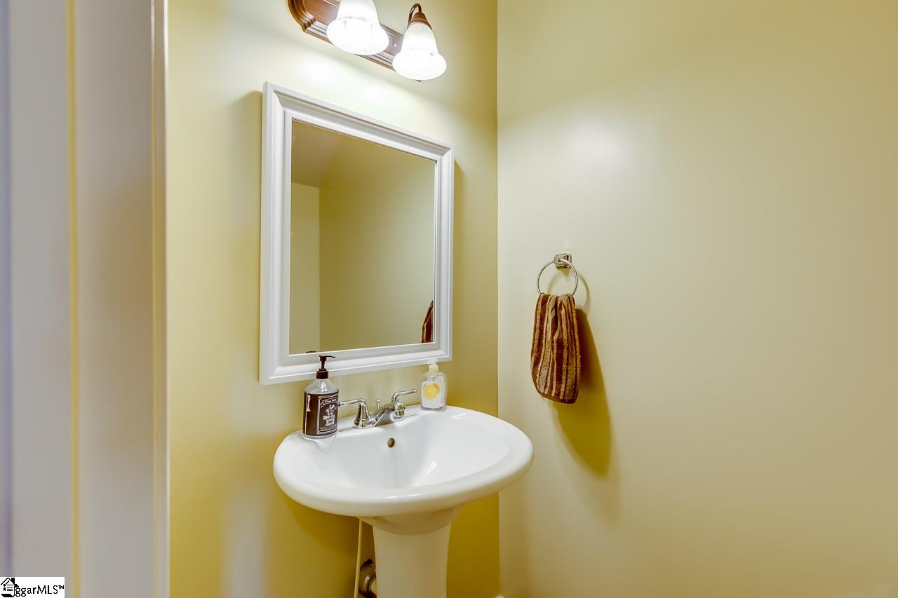 1146 East Lee Road Taylors, SC 29687 - Photo 17 of 32 Gallery Image 17