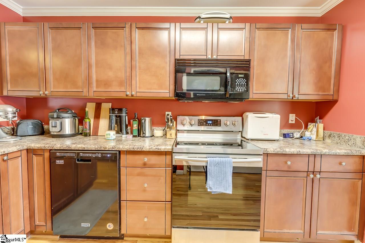 1146 East Lee Road Taylors, SC 29687 - Photo 8 of 32 Gallery Image 8