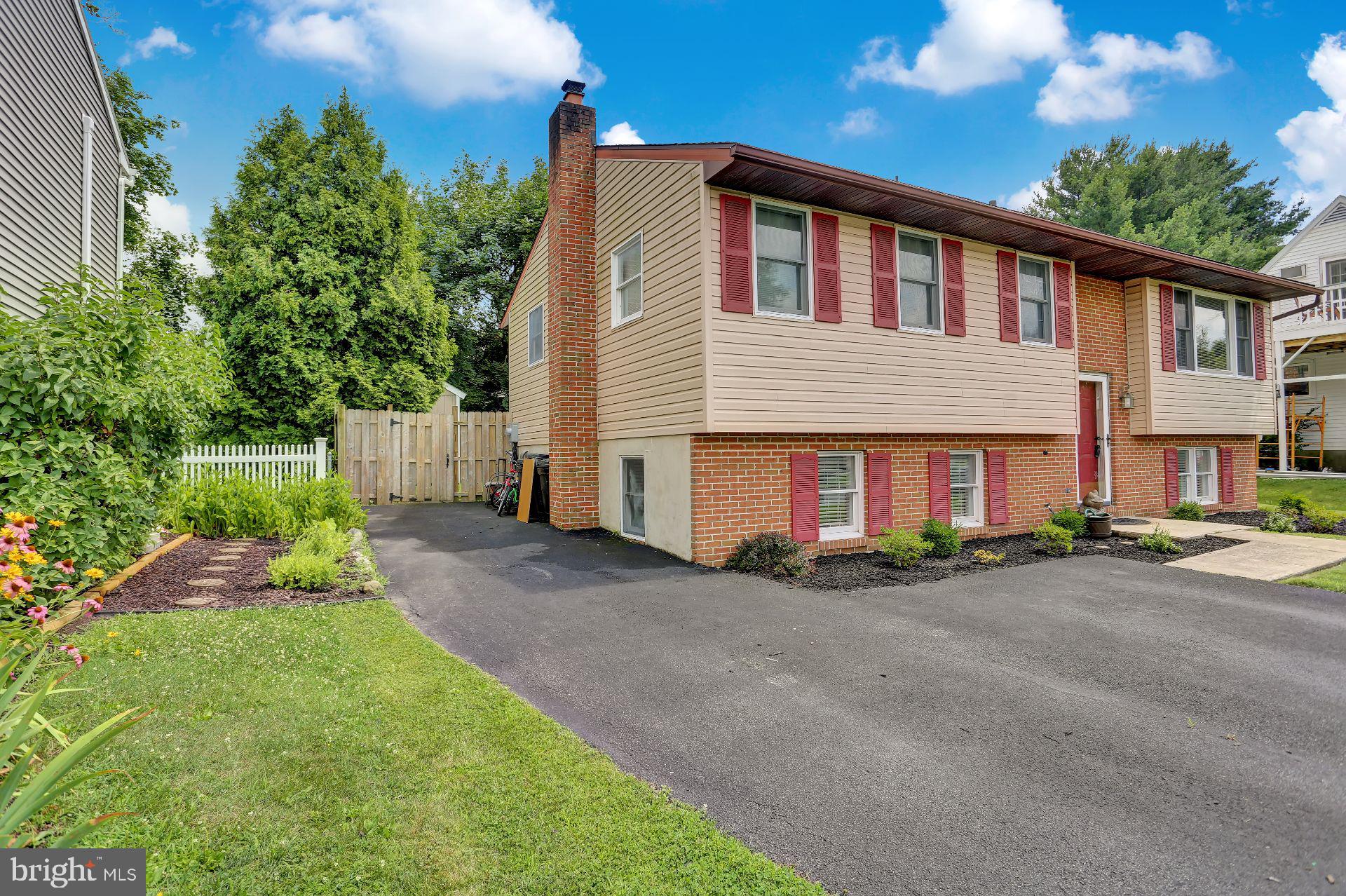 722 Tamarack Trail Reading, PA 19607 - Photo 3 of 30