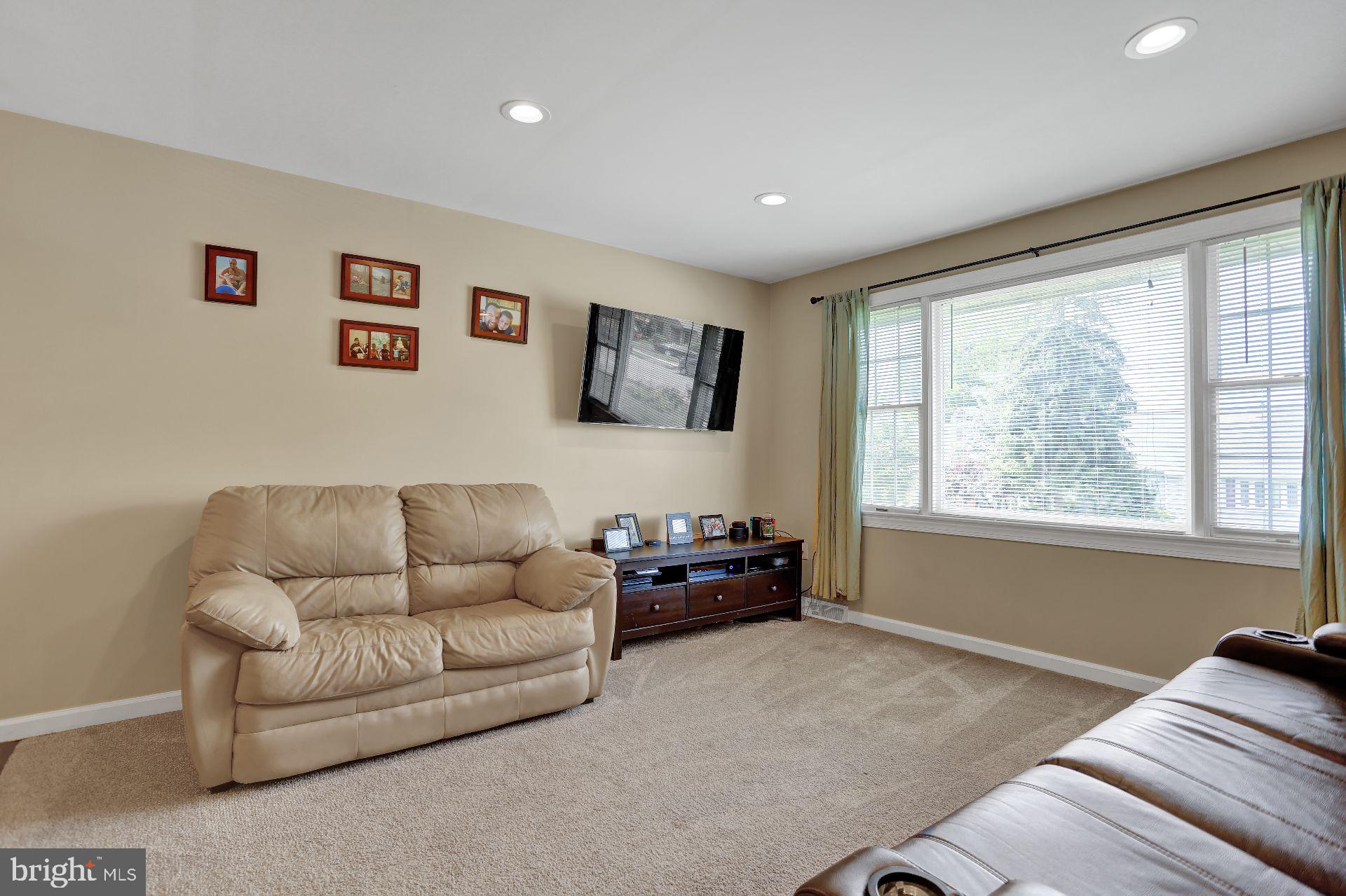 722 Tamarack Trail Reading, PA 19607 - Photo 4 of 30