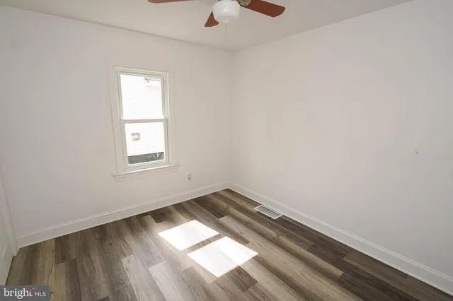 a view of empty room with window